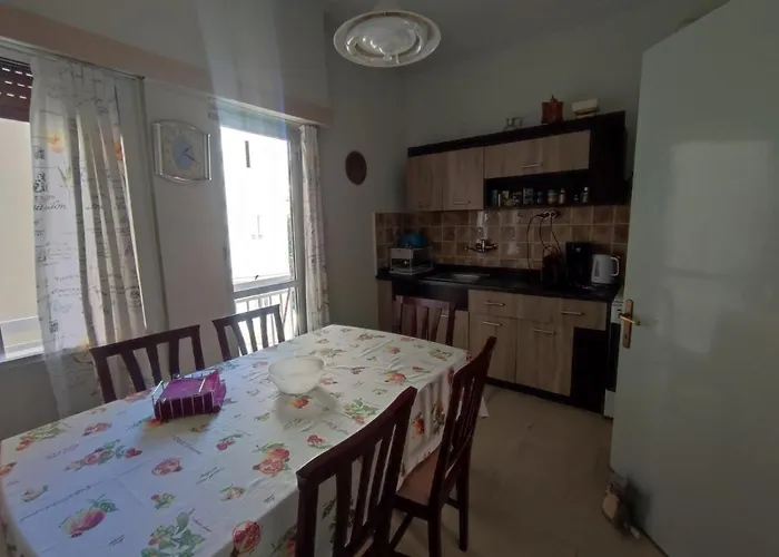 2 Br110 Sqm Full Clima Lägenhet Patras